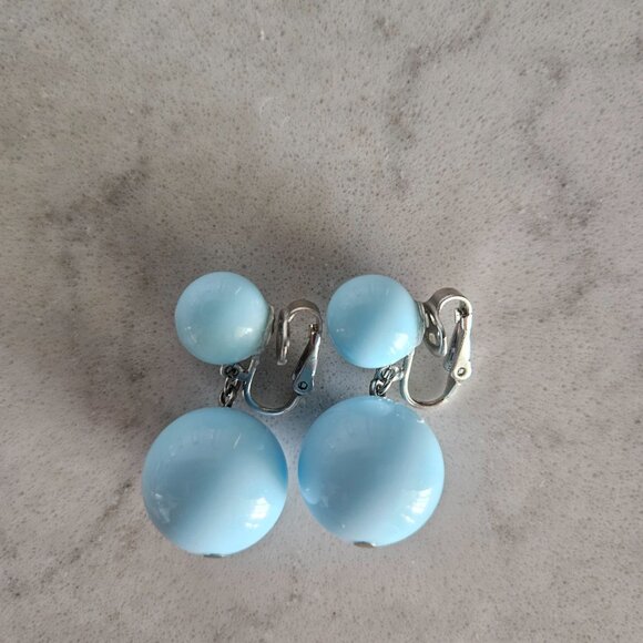 CROWN TRIFARI BABY BLUE DOUBLE BALL DROP CLIP-ON EARRINGS - Picture 4 of 11